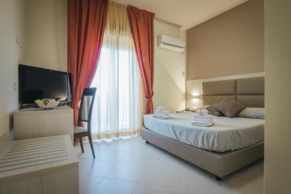 Hotel Costa Azul Balestrate Eksteriør bilde